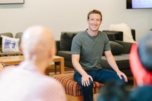 8 lý do khiến Facebook có môi trường làm việc hấp dẫn hơn Google