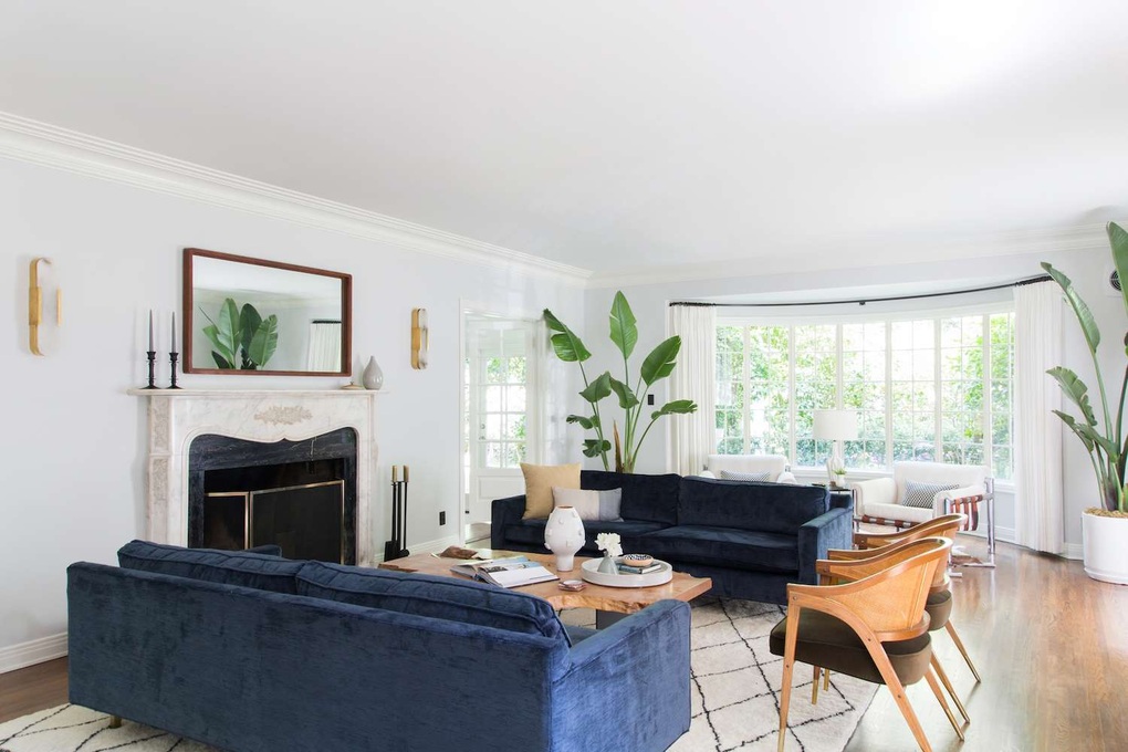 Phòng khách với 2 sofa dài, tại sao lại không? - 1 Phòng khách với 2 sofa dài, tại sao lại không? - 1