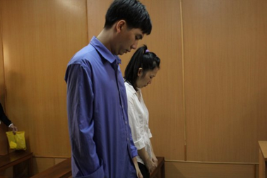 Cháu chuốc thuốc mê ông bà để trộm đồ cổ