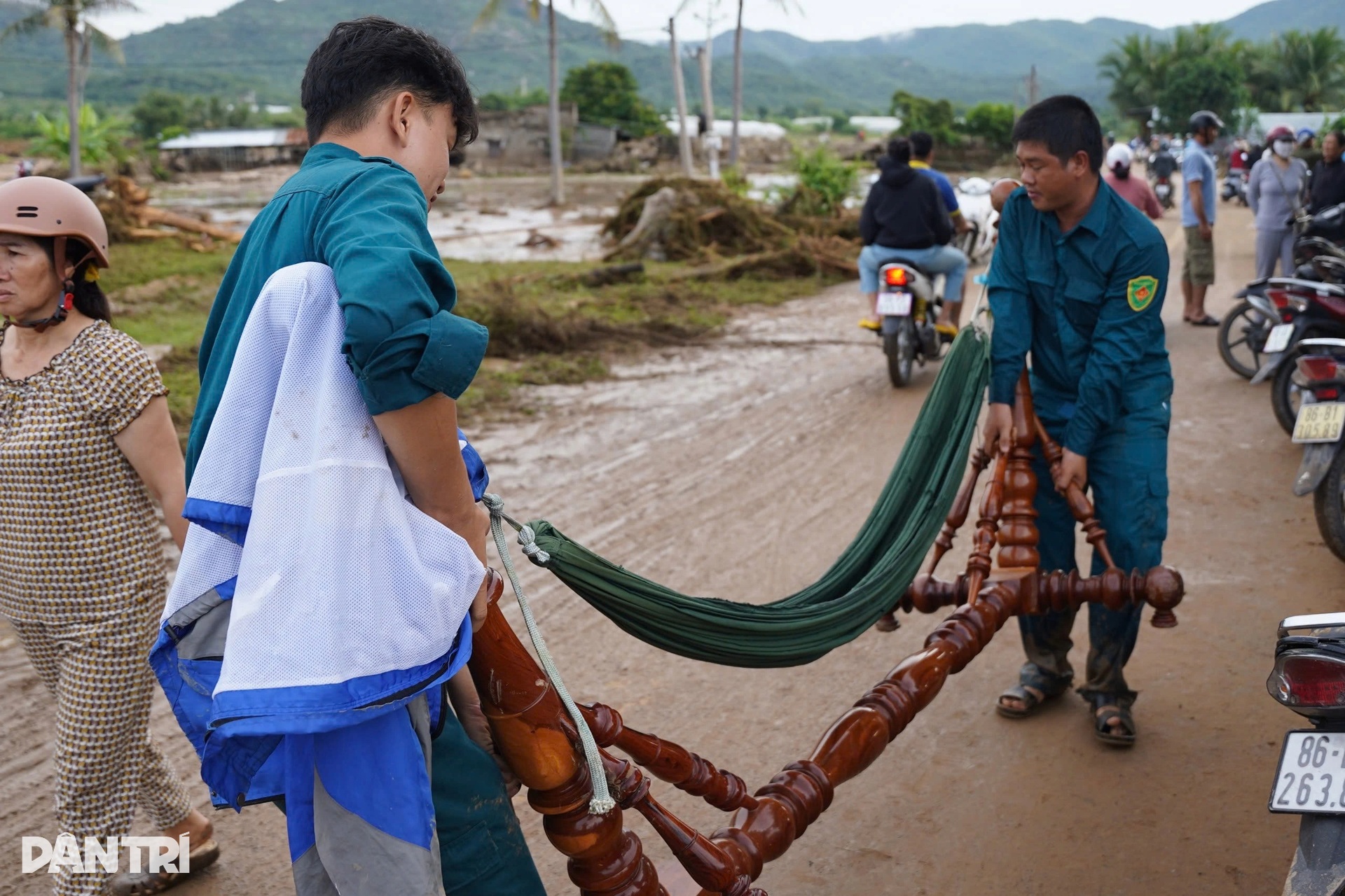 Khu dân cư Cây Cà tan hoang sau vụ vỡ hồ chứa nước ở Lâm Đồng - 4 Khu dân cư Cây Cà tan hoang sau vụ vỡ hồ chứa nước ở Lâm Đồng - 4