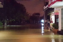 Ngày mai, HS-SV Huế sẽ tiếp tục nghỉ học nếu lũ vẫn lớn