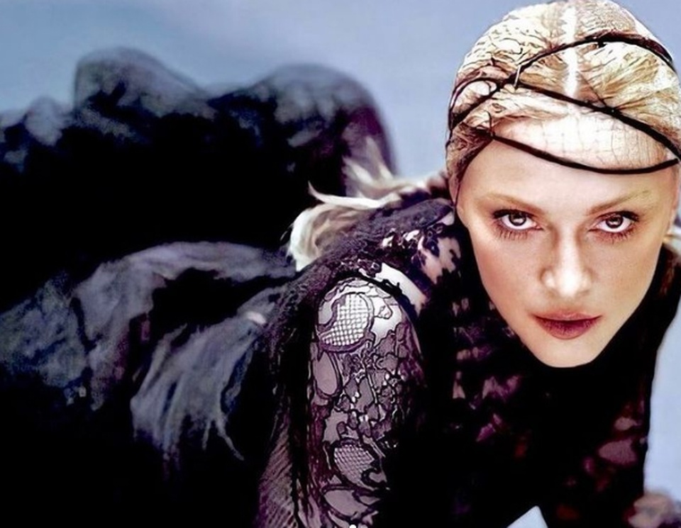 Choáng với ảnh hở bạo của diva 63 tuổi Madonna - 5 Choáng với ảnh hở bạo của diva 63 tuổi Madonna - 5