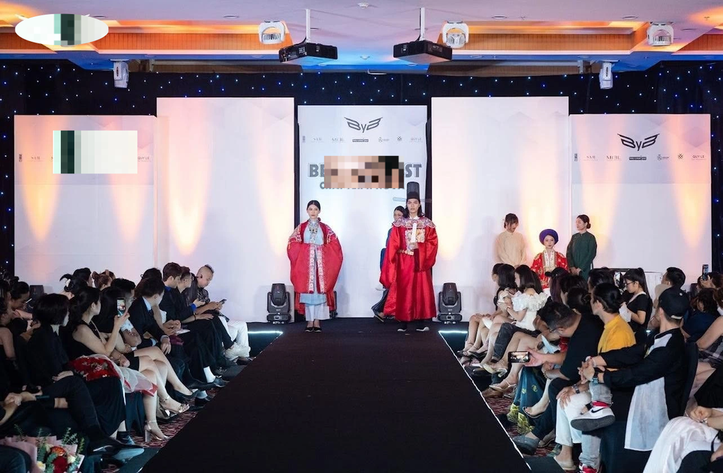 Dàn người đẹp hội tụ trong show diễn thời trang - 4 Dàn người đẹp hội tụ trong show diễn thời trang - 4