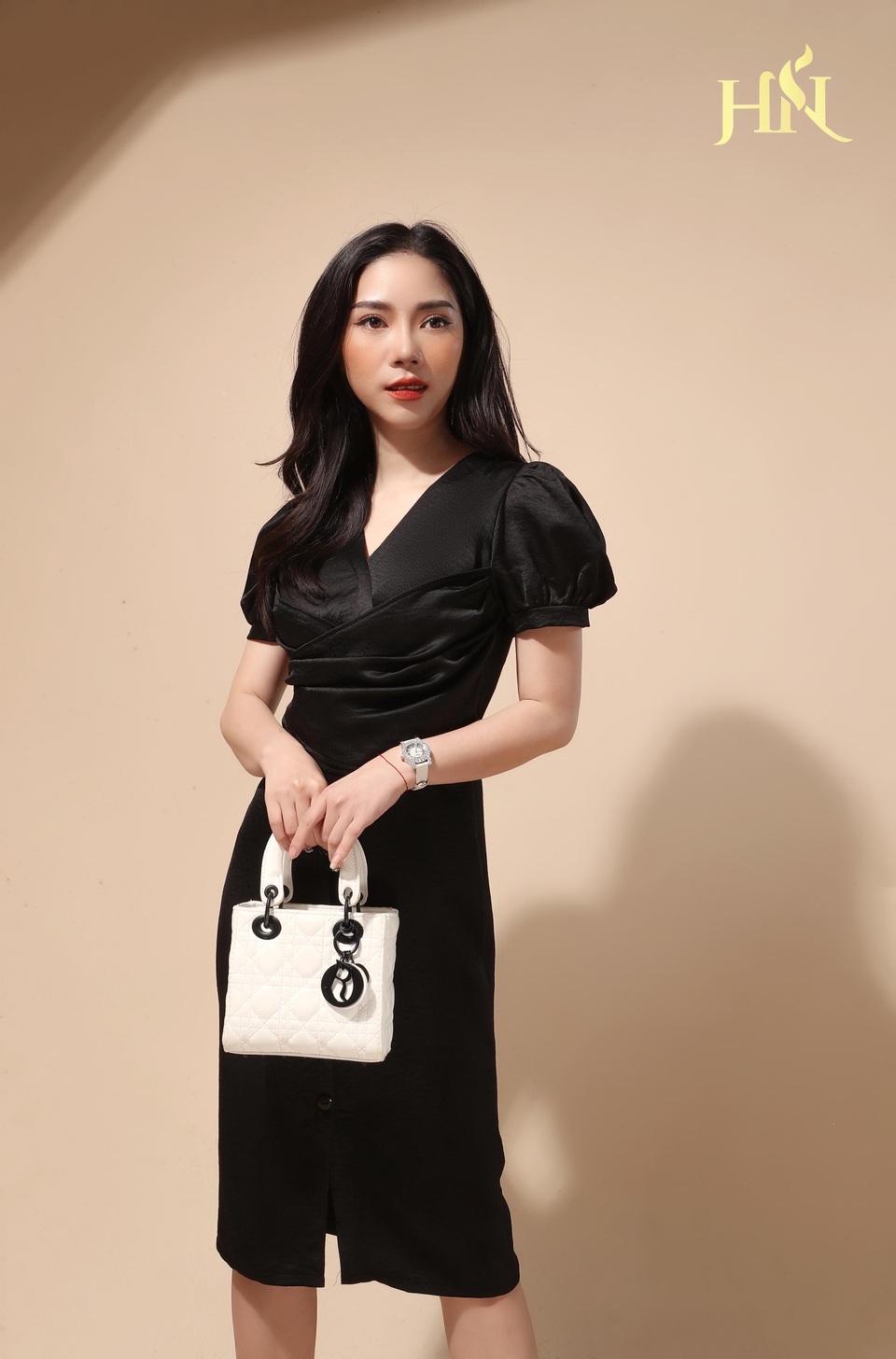 Hoa Nấm, xu hướng thời trang thiết kế mới cho những cô nàng công sở. - 4 Hoa Nấm, xu hướng thời trang thiết kế mới cho những cô nàng công sở. - 4