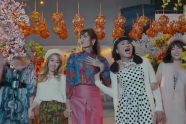 Hài hước bản cover "Bao giờ lấy chồng" phiên bản trai giả gái