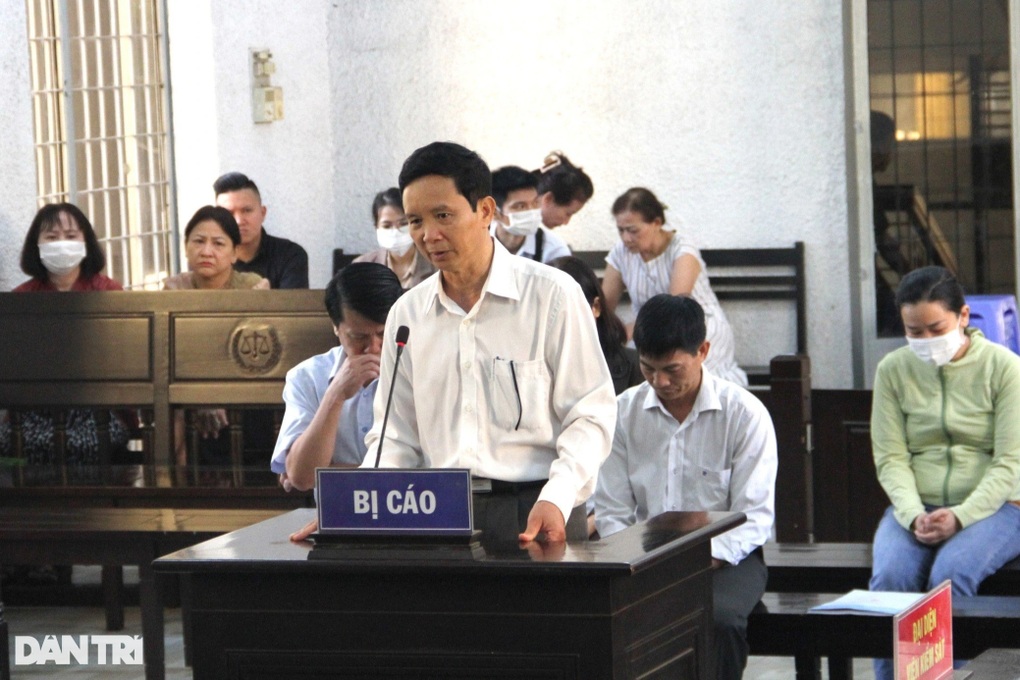 Cựu Giám đốc CDC Đắk Lắk: Buồn vì lãnh đạo Sở Y tế không có mặt tại tòa - 1 Cựu Giám đốc CDC Đắk Lắk: Buồn vì lãnh đạo Sở Y tế không có mặt tại tòa - 1