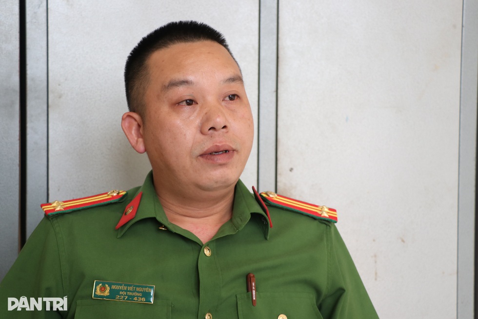 Trưởng Công an xã cứu cậu bé nơi bản nghèo thoát khỏi cảnh mù lòa - 3 Trưởng Công an xã cứu cậu bé nơi bản nghèo thoát khỏi cảnh mù lòa - 3