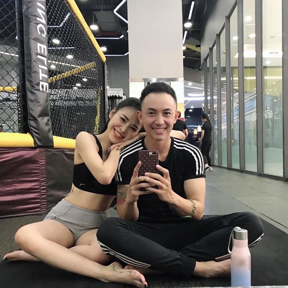 Anh Vũ “Về nhà đi con” kỷ niệm 2 năm yêu bạn gái xinh đẹp nóng bỏng - 10 Anh Vũ “Về nhà đi con” kỷ niệm 2 năm yêu bạn gái xinh đẹp nóng bỏng - 10