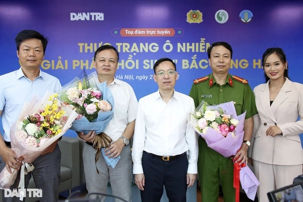 Kênh Bắc Hưng Hải đang bị bức tử, làm gì để dòng kênh hồi sinh? - 1 Kênh Bắc Hưng Hải đang bị bức tử, làm gì để dòng kênh hồi sinh? - 1