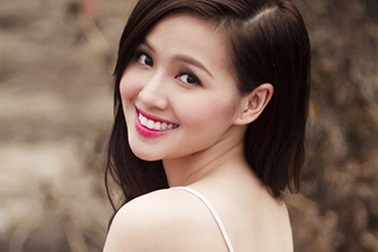 "Hot girl" khổ sở vì bị soi mói đời tư