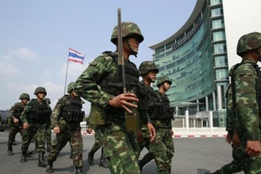 Quân đội Thái Lan ban bố tình trạng thiết quân luật