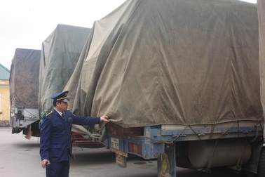 Tài xế đoàn xe "khủng" bất hợp tác với cơ quan chức năng