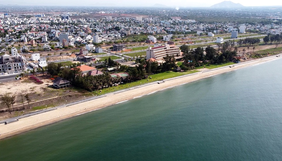 Cận cảnh sân golf Phan Thiết chuyển đổi sang khu đô thị đang bị kiểm tra - 18 Cận cảnh sân golf Phan Thiết chuyển đổi sang khu đô thị đang bị kiểm tra - 18