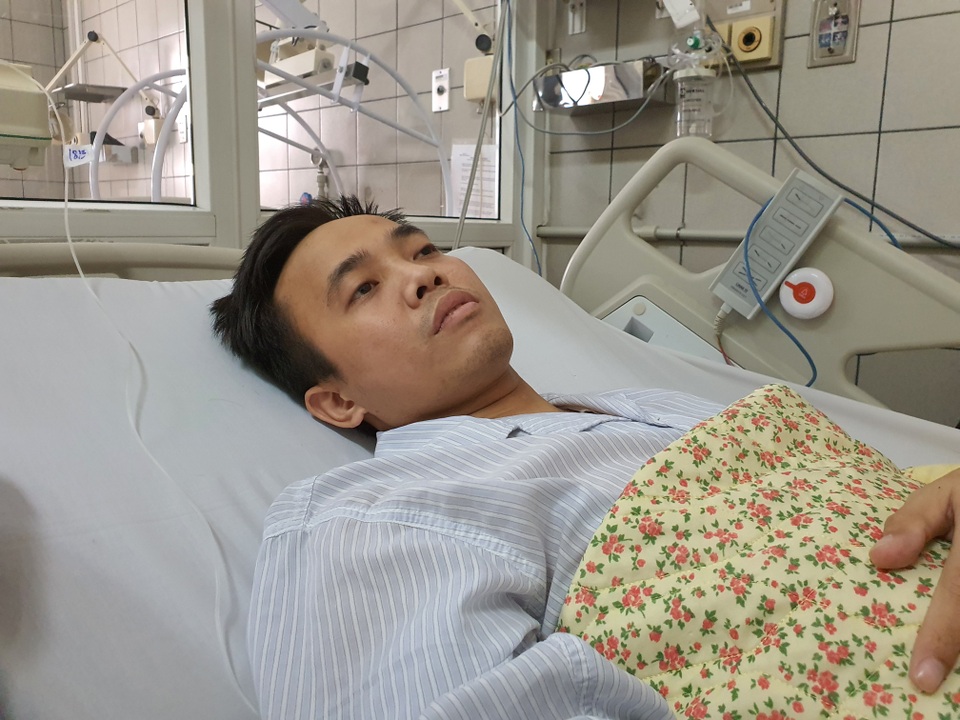 Xót xa cảnh chàng trai bất ngờ gặp biến chứng sau ca ghép tạng từ người cha - 4 Xót xa cảnh chàng trai bất ngờ gặp biến chứng sau ca ghép tạng từ người cha - 4