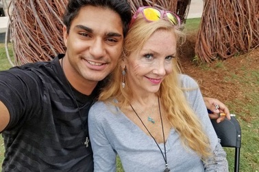 Chuyện tình người phụ nữ lớn tuổi hơn cả mẹ người yêu