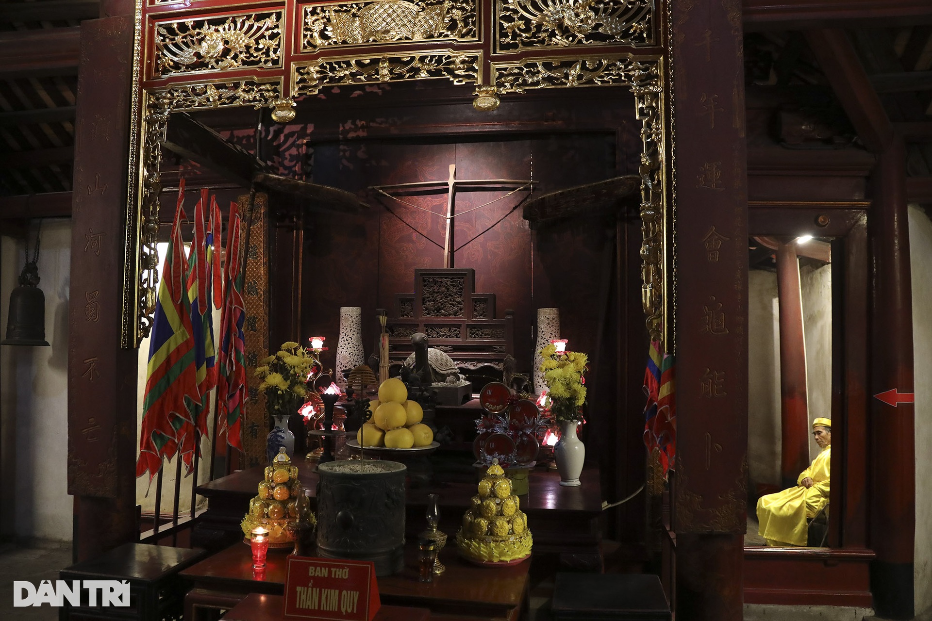 Chiêm ngưỡng tượng đồng độc bản vua An Dương Vương - 4 Chiêm ngưỡng tượng đồng độc bản vua An Dương Vương - 4