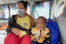 Ngày về nhà của mẹ con cháu bé ung thư máu trên chuyến xe "quên nỗi đau"