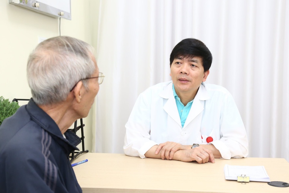 Nhiều người bỏ sót ung thư đại trực tràng vì nghĩ đơn giản mắc trĩ - 1 Nhiều người bỏ sót ung thư đại trực tràng vì nghĩ đơn giản mắc trĩ - 1