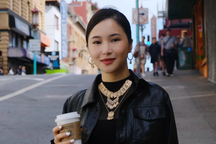 Hương Tràm tái xuất sau khi về nước