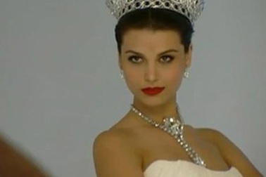 Xem Hoa hậu Hoàn vũ tạo dáng chụp hình