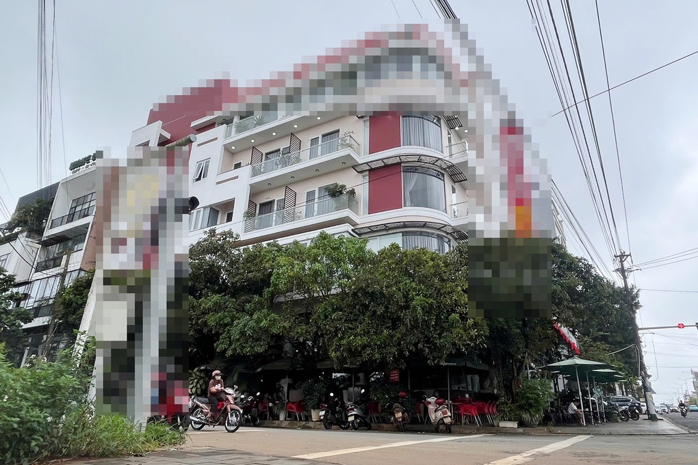 Bảo vệ khách sạn môi giới gái bán dâm 2 triệu đồng mỗi lượt - 1 Bảo vệ khách sạn môi giới gái bán dâm 2 triệu đồng mỗi lượt - 1