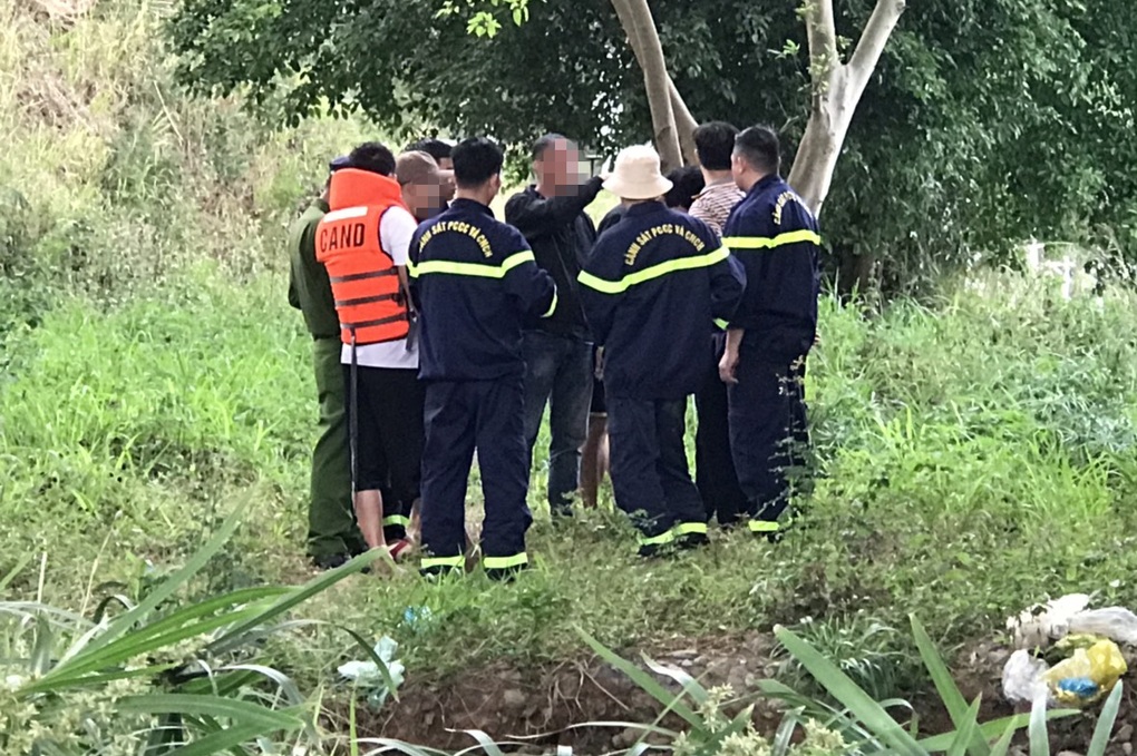 Người phụ nữ mất tích trên sông Sêrêpốk mùng 3 Tết - 1 Người phụ nữ mất tích trên sông Sêrêpốk mùng 3 Tết - 1