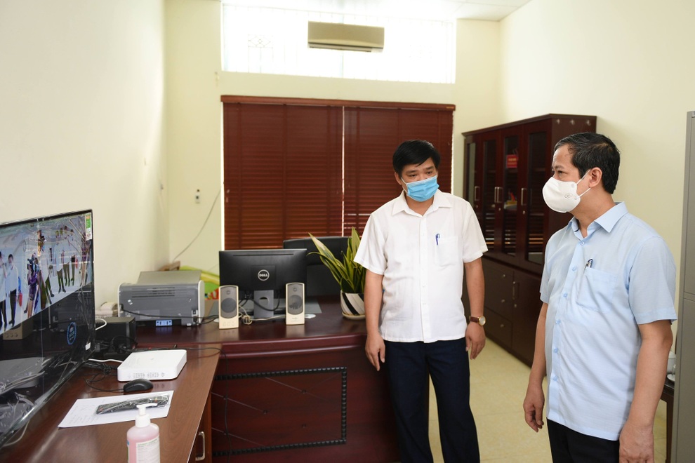 Bộ trưởng GD-ĐT kiểm tra công tác chuẩn bị thi tốt nghiệp tại Hà Giang - 2 Bộ trưởng GD-ĐT kiểm tra công tác chuẩn bị thi tốt nghiệp tại Hà Giang - 2