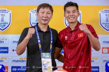 HLV Kim Sang Sik nhận tin vui trước trận U23 Việt Nam đối đầu U23 Campuchia