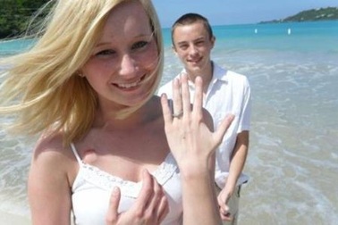 Chuyện tình của cặp đôi tìm mọi cách để về bên nhau