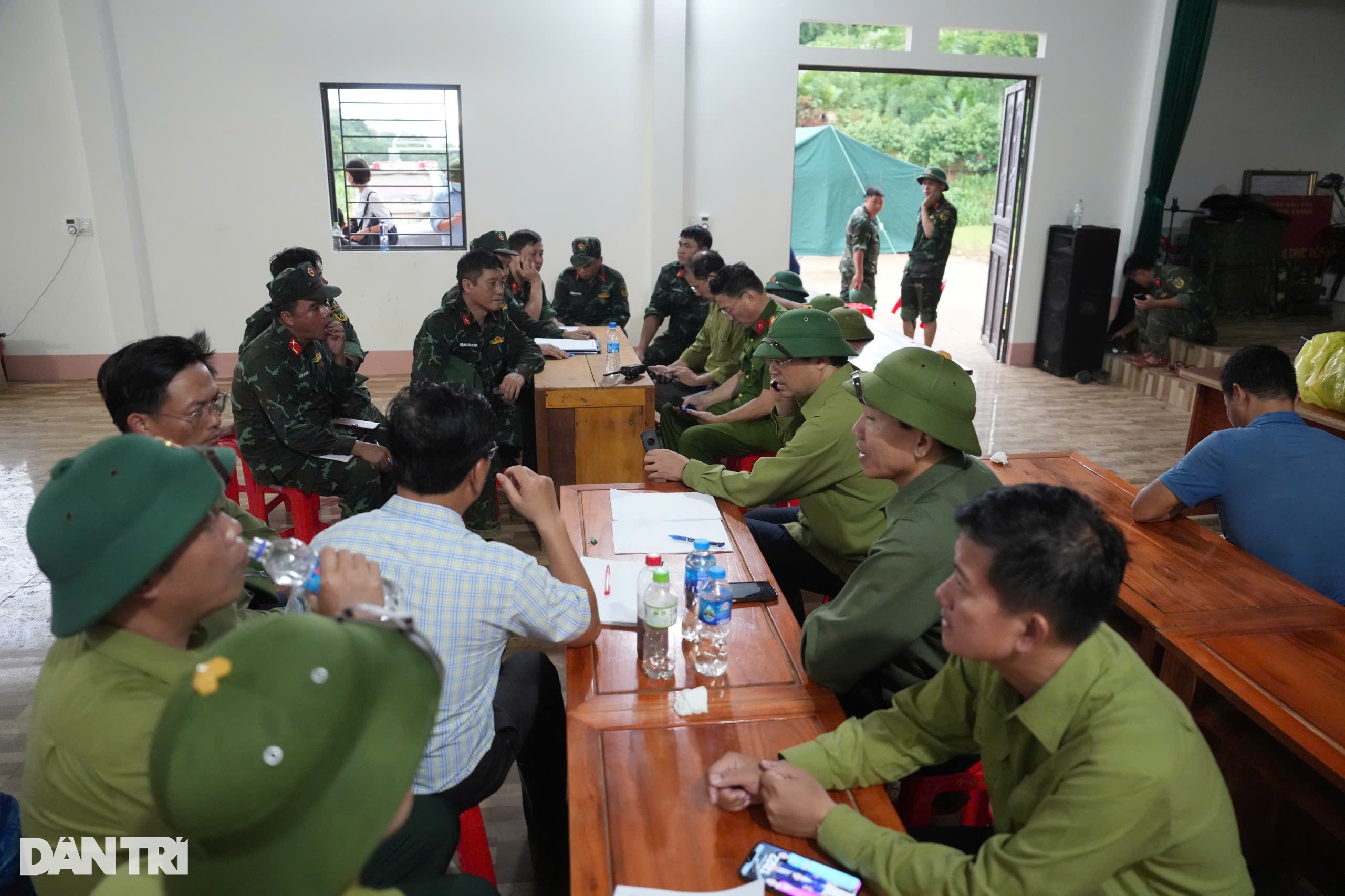 Ám ảnh tiếng kẻng báo động lũ về tại Làng Nủ - 4 Ám ảnh tiếng kẻng báo động lũ về tại Làng Nủ - 4