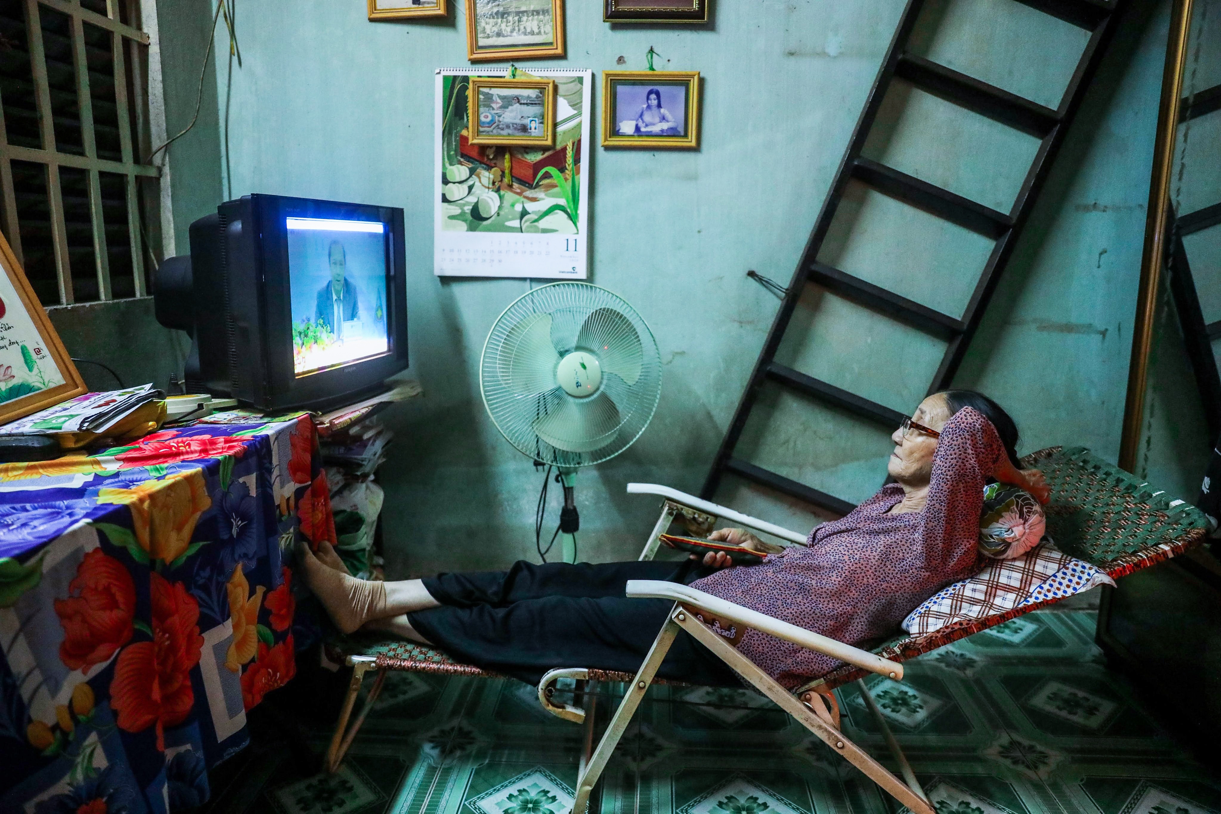 Bà giáo U80 ngày bán vé số, tối đứng lớp “gieo chữ” cho học sinh nghèo - 19 Bà giáo U80 ngày bán vé số, tối đứng lớp “gieo chữ” cho học sinh nghèo - 19