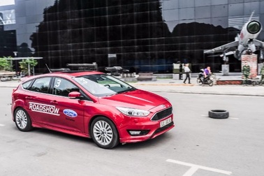 Sôi động Chương trình Lái thử xe & Bảo dưỡng lưu động Ford Roadshow 2017