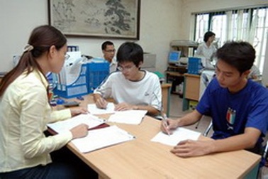 Gia hạn nợ cho sinh viên ra trường chưa có việc làm