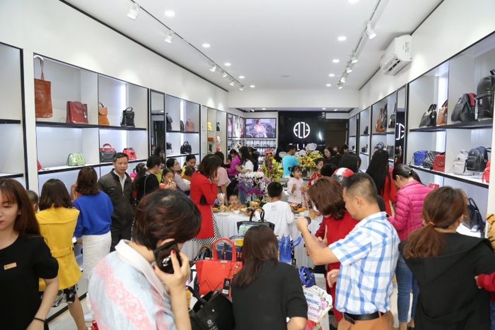 Thời trang ELLY vào Top 10 thương hiệu uy tín, sản phẩm chất lượng, dịch vụ tin dùng - 5 Thời trang ELLY vào Top 10 thương hiệu uy tín, sản phẩm chất lượng, dịch vụ tin dùng - 5
