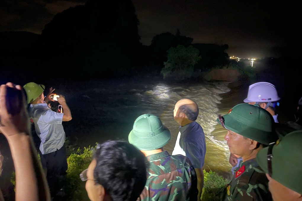 Vỡ kênh ở Thanh Hóa, 200ha lúa có nguy cơ ngập lụt - 1 Vỡ kênh ở Thanh Hóa, 200ha lúa có nguy cơ ngập lụt - 1