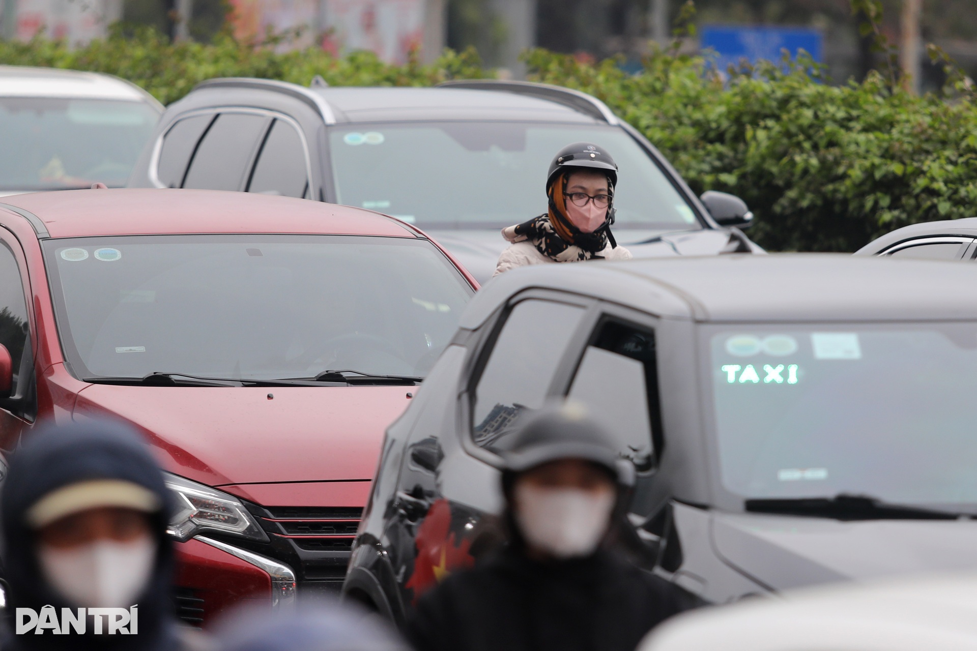 Hà Nội: Giao thông hỗn loạn, kẹt gần 5km trên đại lộ Thăng Long - 7