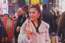 Hương Tràm tiết lộ cuộc sống một mình giữa dịch tại Mỹ