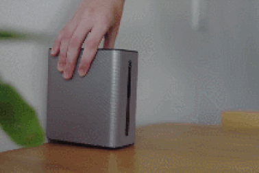 Máy chiếu thông minh "siêu độc", biến mặt phẳng thành màn hình cảm ứng