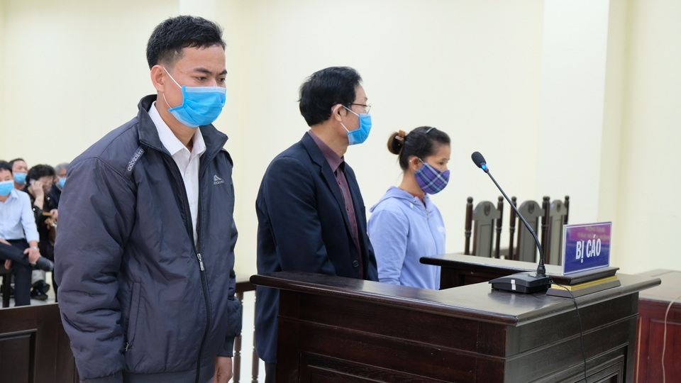 Chủ tịch xã câu kết với cấp dưới lập khống hồ sơ đền bù đất để trục lợi - 1 Chủ tịch xã câu kết với cấp dưới lập khống hồ sơ đền bù đất để trục lợi - 1