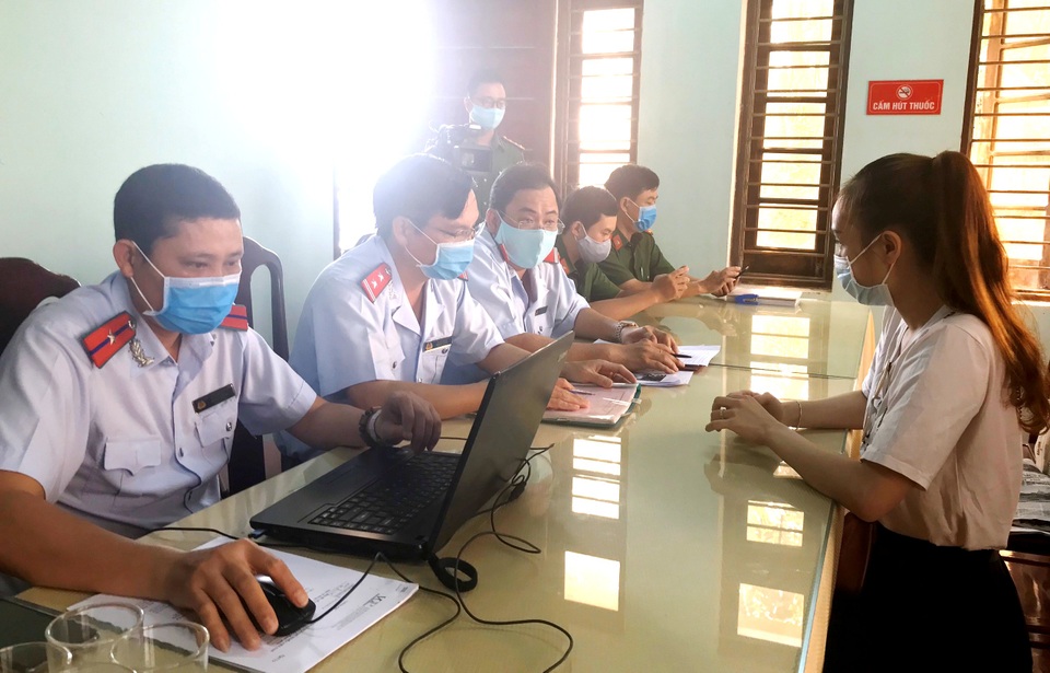 Xử phạt cô gái đăng công văn chưa kiểm chứng về việc đóng cửa chợ - 3 Xử phạt cô gái đăng công văn chưa kiểm chứng về việc đóng cửa chợ - 3