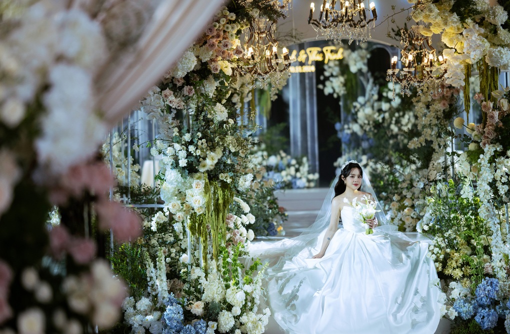 Thái Trinh xúc động tưởng nhớ mẹ quá cố trong lễ cưới với chồng kém 6 tuổi - 2 Thái Trinh xúc động tưởng nhớ mẹ quá cố trong lễ cưới với chồng kém 6 tuổi - 2