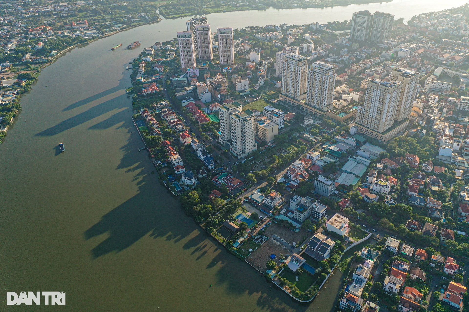 Hàng loạt biệt thự, nhà hàng xây dựng không phép ở khu nhà giàu Thảo Điền - 11 Hàng loạt biệt thự, nhà hàng xây dựng không phép ở khu nhà giàu Thảo Điền - 11