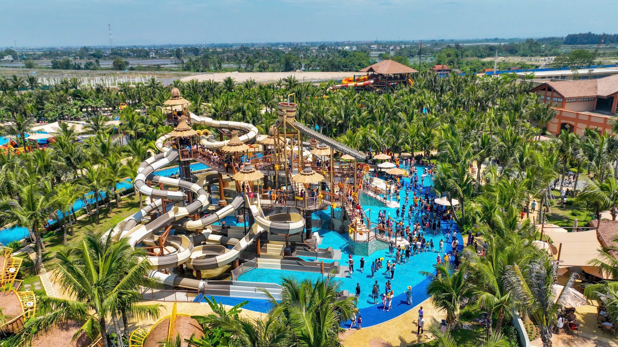 Sầm Sơn bước vào kỷ nguyên mới: Chân dung đô thị biển sôi động, hiện đại dần lộ diện - 4