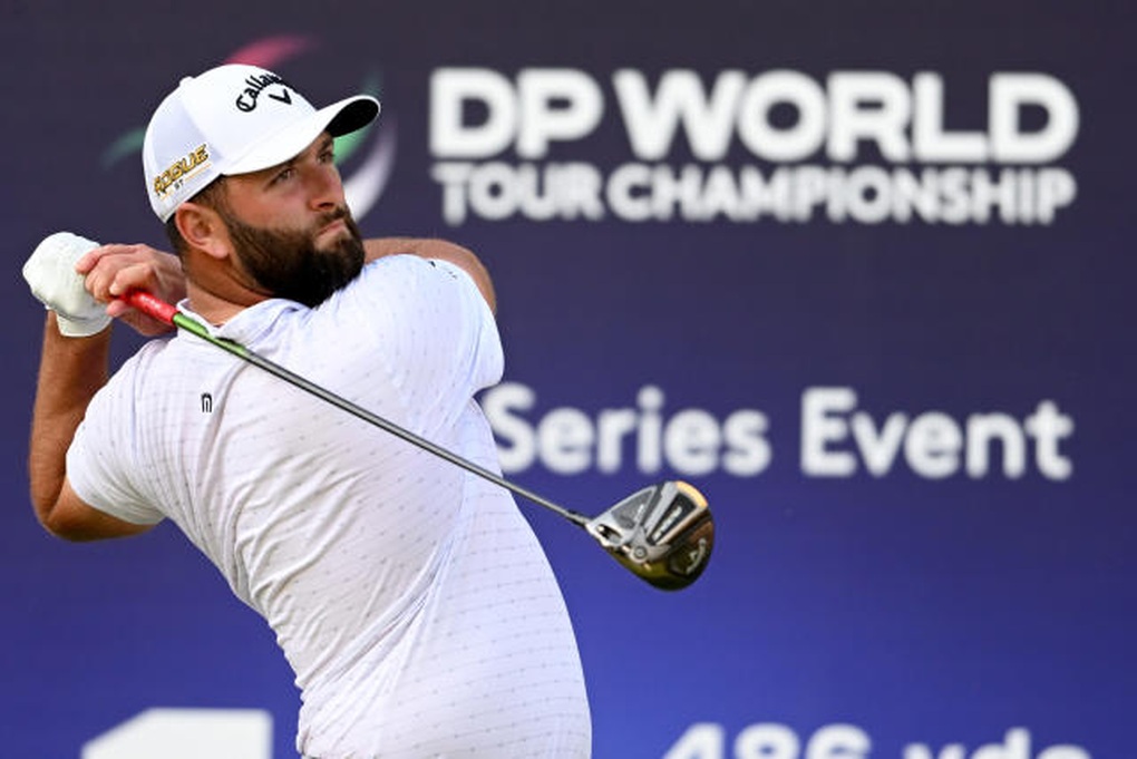 Jon Rahm dẫn đầu DP World Tour Championship sau vòng 3 - 1 Jon Rahm dẫn đầu DP World Tour Championship sau vòng 3 - 1
