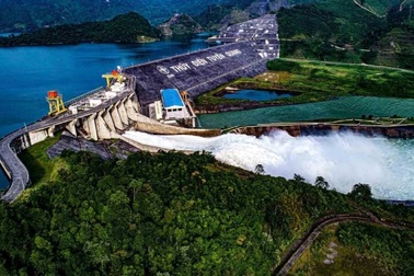 Xả lũ hồ thủy điện Tuyên Quang lúc 18h