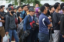 Hàng nghìn CĐV Malaysia xếp hàng qua đêm mua vé xem trận chung kết