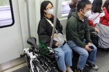Có được mang xe đạp lên tàu Cát Linh - Hà Đông để di chuyển tới cơ quan?