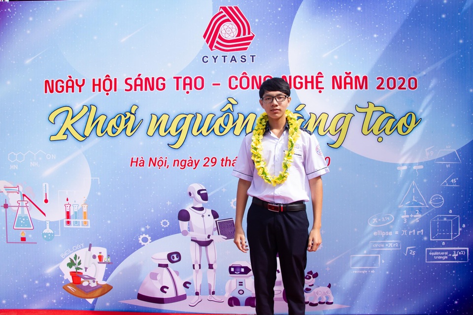 Học sinh lớp 10 sáng tạo hệ thống cảnh báo quên người trên xe đưa đón - 5 Học sinh lớp 10 sáng tạo hệ thống cảnh báo quên người trên xe đưa đón - 5