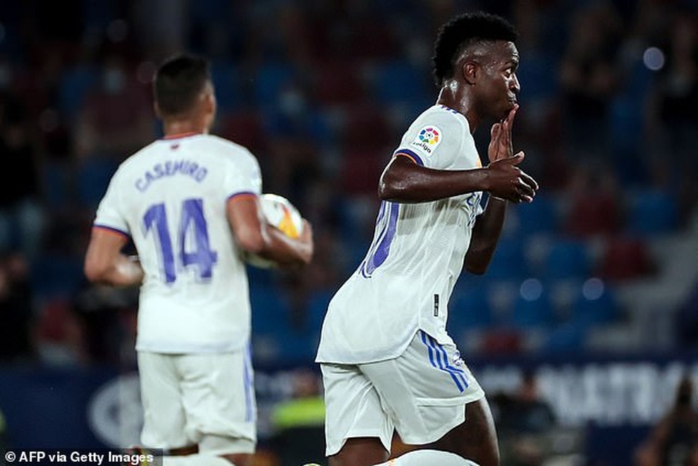 Real Madrid suýt trắng tay trong trận cầu mưa bàn thắng - 9 Real Madrid suýt trắng tay trong trận cầu mưa bàn thắng - 9