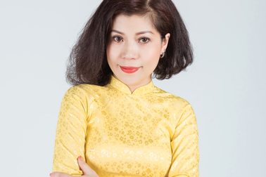 Ca sĩ Đinh Lan Hương ra mắt MV "Hà Nội bình yên" tặng những người con xa xứ